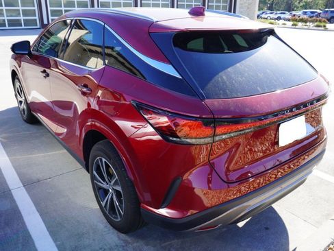 Used 2024 Lexus RX 350h w/ Cold Area Package image 5