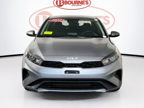 Used 2023 Kia Forte LXS w/ LXS Technology Package FWD image 4