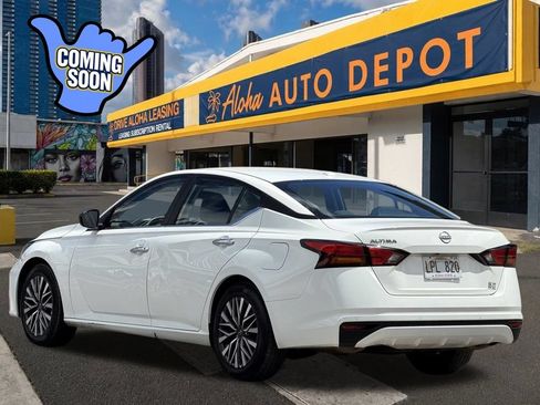 Used 2025 Nissan Altima 2.5 SV FWD image 3