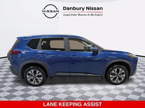 Used 2023 Nissan Rogue SV w/ SV Premium B Package AWD/4WD image 2