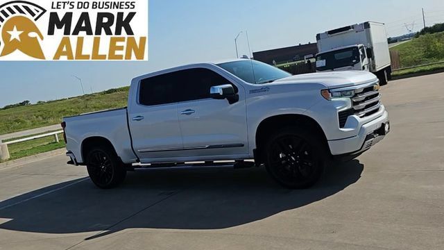 Used 2024 Chevrolet Silverado 1500 High Country w/ High Country Premium Package AWD/4WD image 2