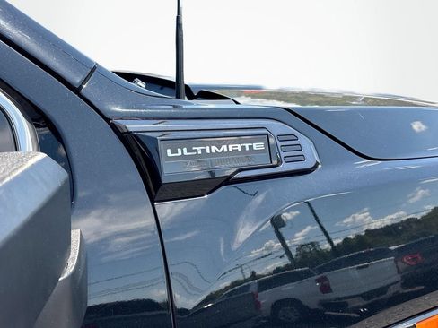 Used 2024 GMC Sierra 3500 Denali Ultimate AWD/4WD image 12