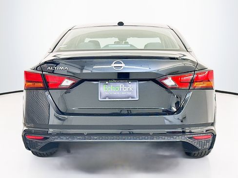 Used 2025 Nissan Altima 2.5 SV image 7