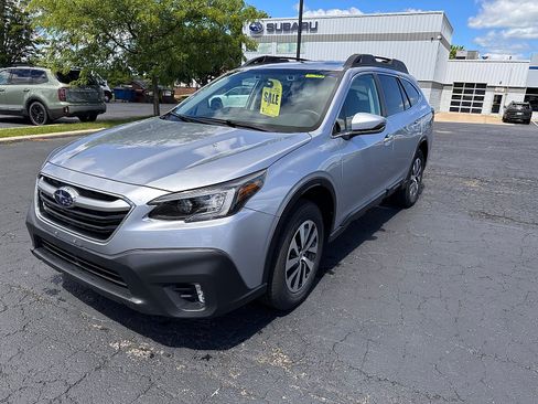 Used 2021 Subaru Outback Premium AWD/4WD image 7