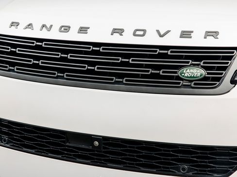 Used 2024 Land Rover Range Rover Sport Dynamic SE image 4