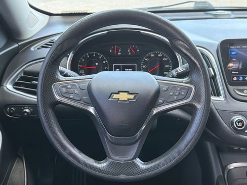 Used 2020 Chevrolet Malibu LT FWD image 23