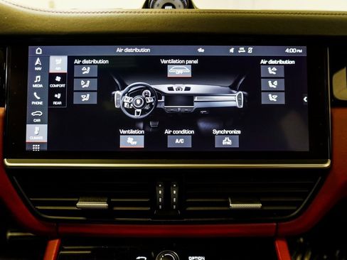 Used 2021 Porsche Cayenne Turbo image 50