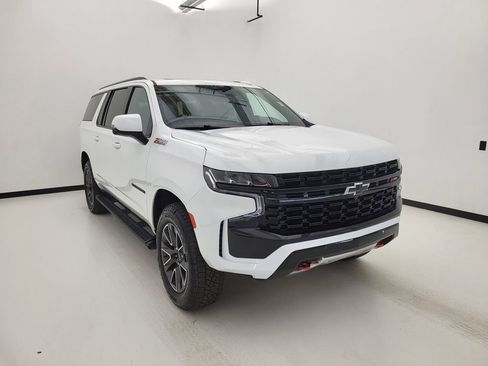 Used 2024 Chevrolet Suburban Z71 w/ Luxury Package AWD/4WD image 28