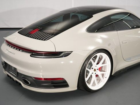 Used 2020 Porsche 911 Carrera 4S AWD/4WD image 23