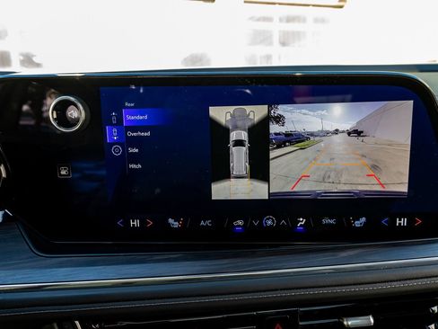 Used 2025 Chevrolet Tahoe Z71 w/ Comfort Package image 24