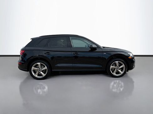 Used 2020 Audi Q5 2.0T Titanium Premium Plus w/ Premium Plus Package image 2