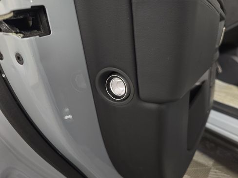 Used 2022 Rivian R1T Adventure AWD/4WD image 30