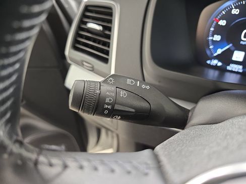 Used 2017 Volvo XC90 T6 Momentum w/ Vision Package AWD/4WD image 29