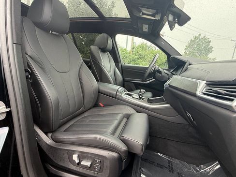 Used 2021 BMW X5 xDrive40i w/ M Sport Package AWD/4WD image 19