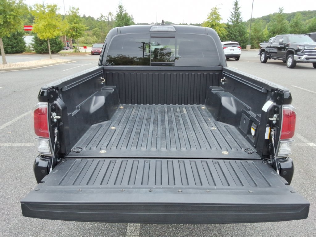 Used 2020 Toyota Tacoma TRD Off-Road w/ TRD Premium Off Road Package AWD/4WD image 15