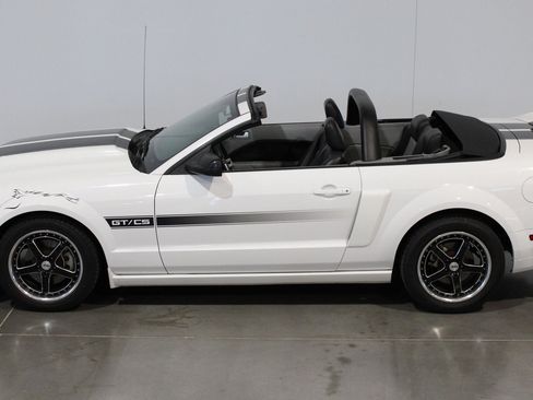 Used 2007 Ford Mustang GT RWD image 21