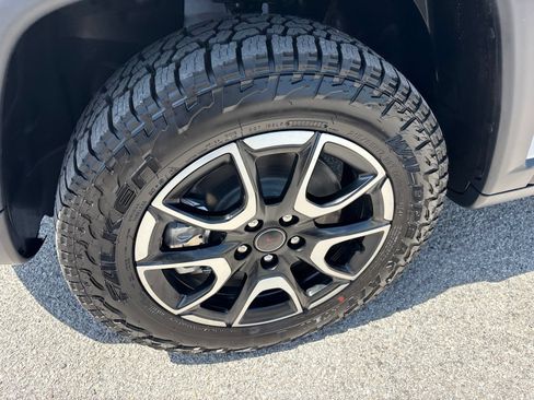 New 2026 Jeep Compass Trailhawk AWD/4WD image 32