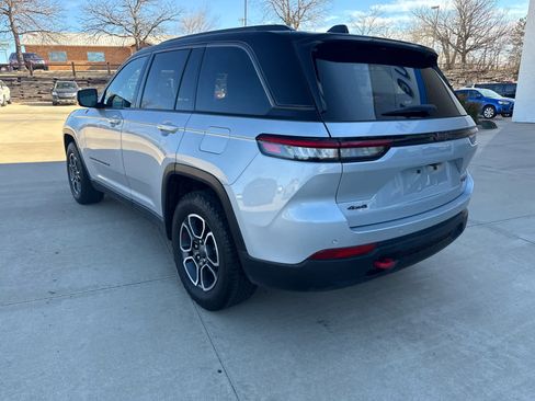 Used 2022 Jeep Grand Cherokee Trailhawk image 9