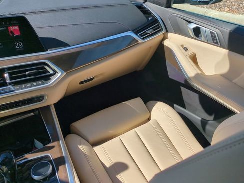 Used 2022 BMW X5 xDrive45e image 16