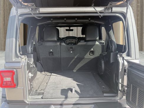 Used 2021 Jeep Wrangler Unlimited Rubicon image 12