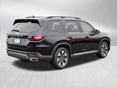 Used 2026 Honda Pilot Elite image 7
