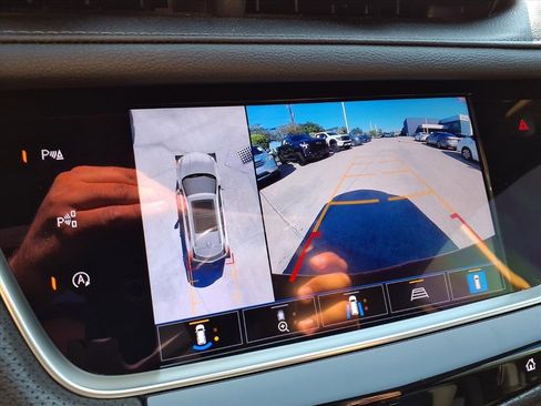 Used 2022 Cadillac XT5 Sportv w/ Technology Package image 22