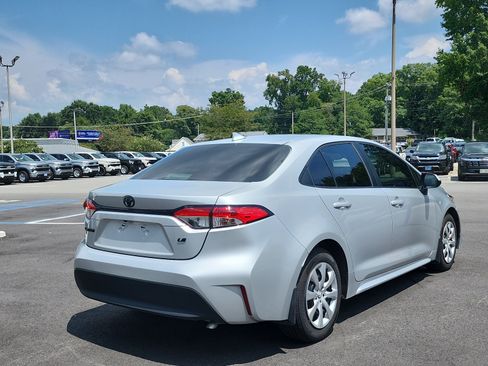 Used 2024 Toyota Corolla LE FWD image 5
