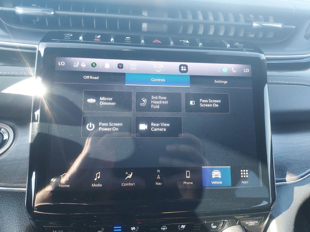 Used 2023 Jeep Grand Cherokee L Overland w/ Luxury Tech Group IV AWD/4WD image 18