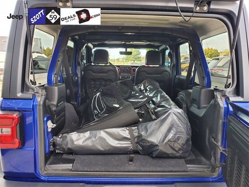 Used 2019 Jeep Wrangler Unlimited Rubicon w/ Dual Top Group image 9