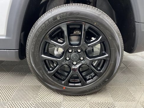 New 2026 Jeep Compass Latitude AWD/4WD image 4