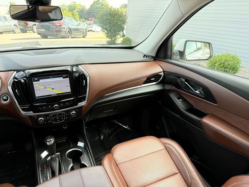 Used 2018 Chevrolet Traverse High Country AWD/4WD image 28