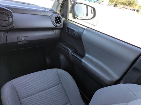 Used 2021 Toyota Tacoma SR w/ SR Convenience Package image 17
