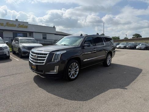 Used 2018 Cadillac Escalade ESV Premium Luxury AWD/4WD image 2
