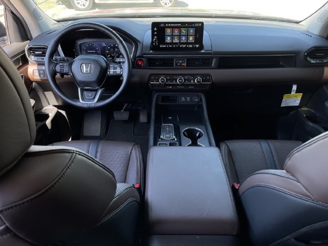 Used 2025 Honda Pilot Elite image 10