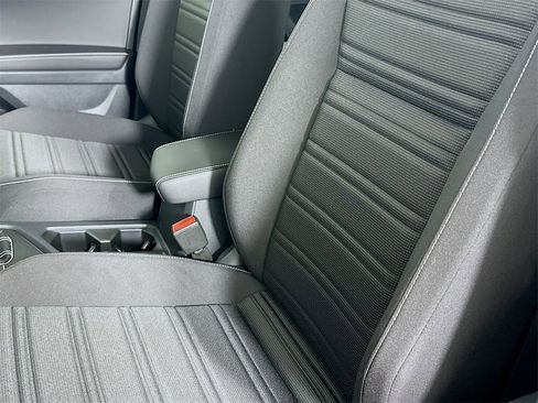 Used 2024 Volkswagen Tiguan S image 9