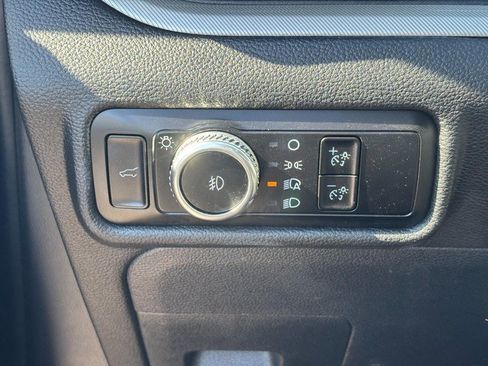 Used 2023 Ford Explorer XLT w/ Equipment Group 202A AWD/4WD image 20