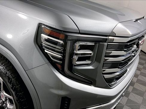 Used 2025 GMC Sierra 1500 SLT w/ SLT Premium Plus Package AWD/4WD image 29