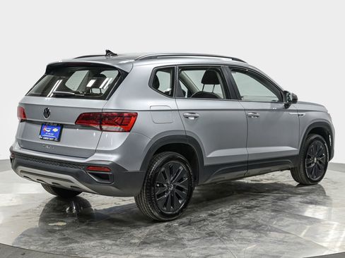 Used 2024 Volkswagen Taos S image 8