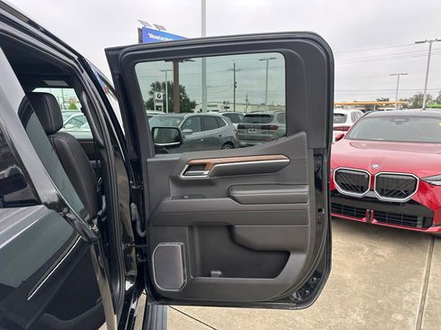 Used 2023 Chevrolet Silverado 1500 High Country w/ Z71 Off-Road Package image 27