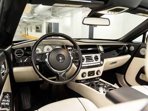 Used 2017 Rolls-Royce Dawn RWD image 44