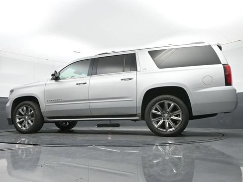 Used 2016 Chevrolet Suburban LTZ RWD image 15