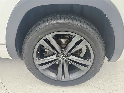 Used 2022 Volkswagen Atlas Cross Sport SEL R-Line image 30