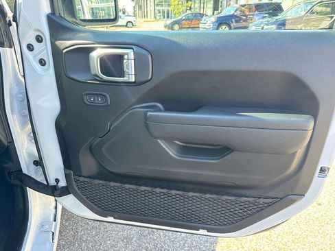 Used 2024 Jeep Wrangler Sport S image 13