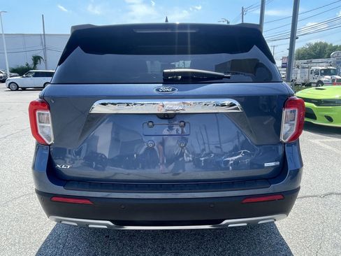 Used 2020 Ford Explorer XLT w/ Equipment Group 202A AWD/4WD image 4