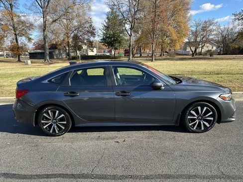 Used 2022 Honda Civic EX image 6