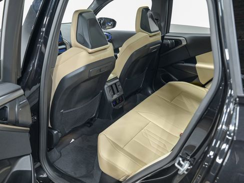 Used 2025 BMW X3 M50 w/ Premium Package image 27