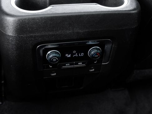 Used 2021 Chevrolet Tahoe Premier w/ Premium Package RWD image 40