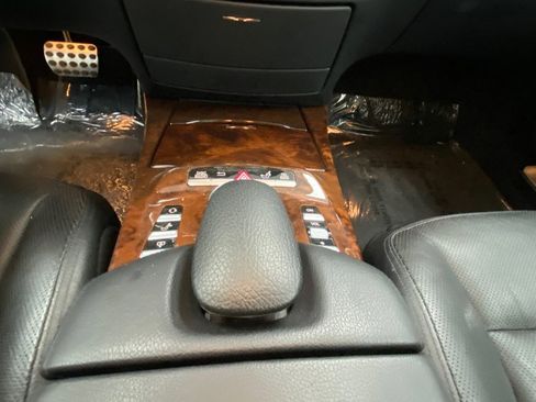 Used 2013 Mercedes-Benz S 550 4MATIC w/ Sport Pkg image 31