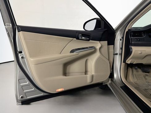 Used 2013 Toyota Camry XLE w/ Leather Pkg FWD image 21