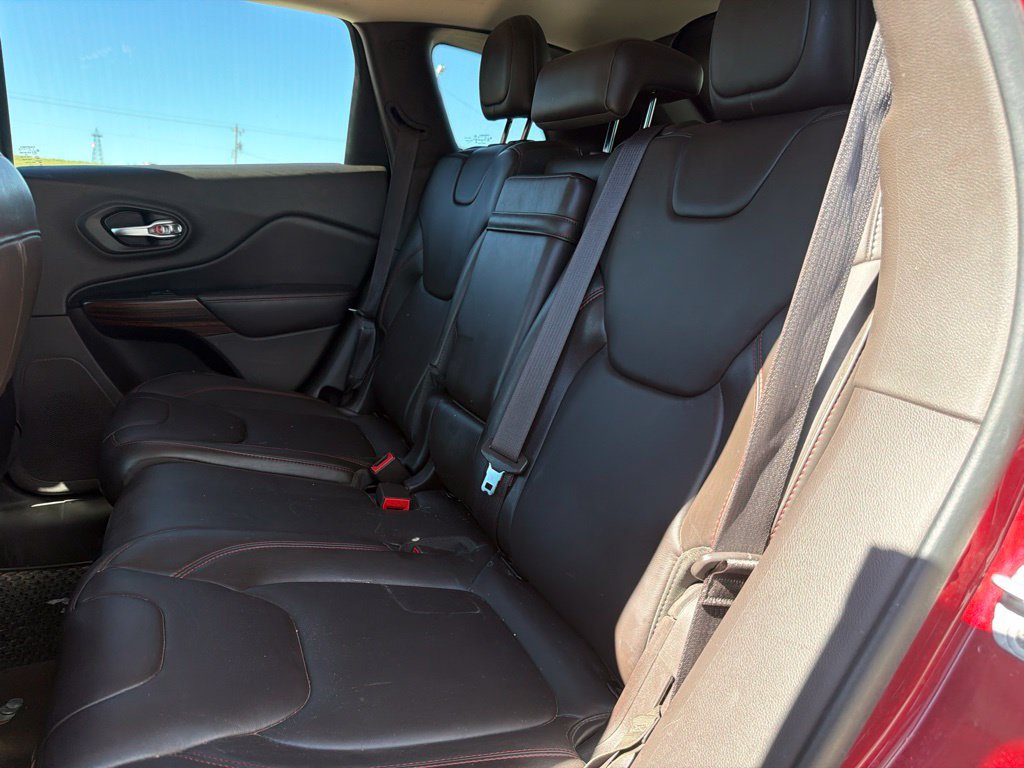 Used 2014 Jeep Cherokee Trailhawk w/ Technology Group AWD/4WD image 13
